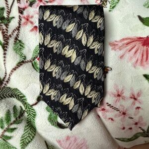 Chic Black and Cream Patterned Women's Scarf